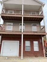 1313 Saint Andrews Ln, Unit 1313 in Starkville, MS - Building Photo