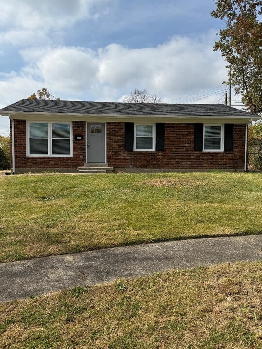 1208 Crosby Ct in Lexington, KY - Building Photo