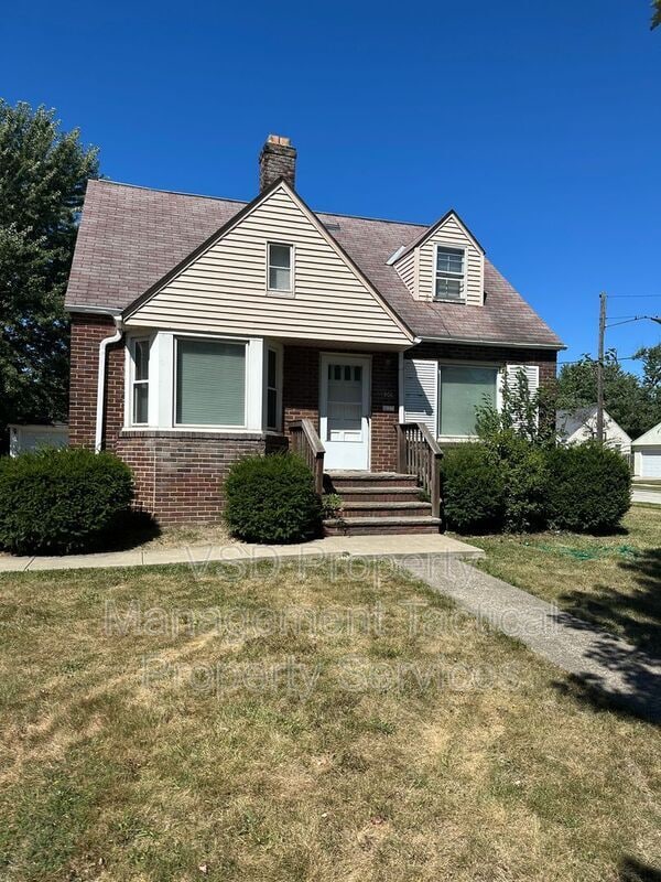 property at 906 E 232nd St