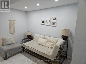 141 Coxwell Ave in Toronto, ON - Building Photo - Building Photo