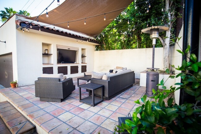 property at 1327 S Sycamore Ave