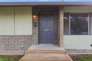 1504 Rose Ave in Modesto, CA - Building Photo