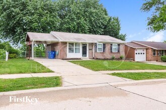 2287 Bensonhurst Dr in Florissant, MO - Building Photo - Building Photo