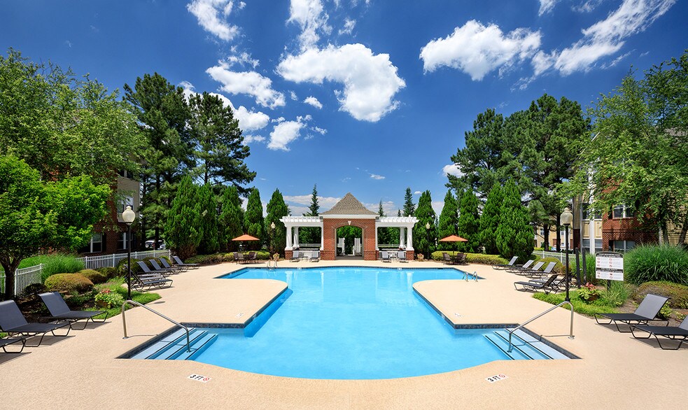 Brooke Pointe Manor Apartments Concord, NC Apartments For Rent