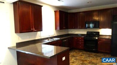 140 Burnet St in Charlottesville, VA - Building Photo - Building Photo