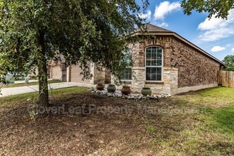 8003 Oxbow Way in San Antonio, TX - Building Photo - Building Photo