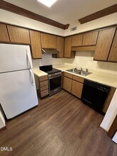 3607 Helix Ct, Unit 101 in Raleigh, NC - Building Photo - Building Photo