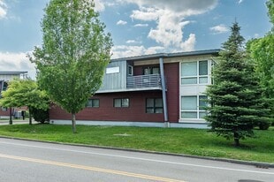 659 Dennett St in Portsmouth, NH - Building Photo