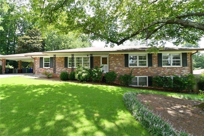 2877 Cartwright Dr in Decatur, GA - Building Photo - Building Photo