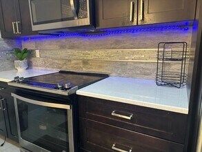 5584 NW 59th Pl in Tamarac, FL - Building Photo - Building Photo