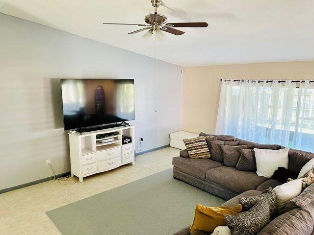 174 Roy Ct Cir in Royal Palm Beach, FL - Building Photo - Building Photo