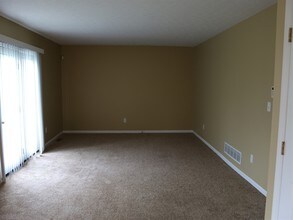 5841 Privilege Dr in Hilliard, OH - Building Photo - Building Photo