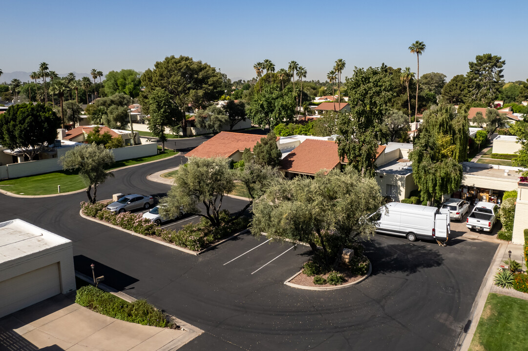 30 E San Miguel Ave in Phoenix, AZ - Building Photo