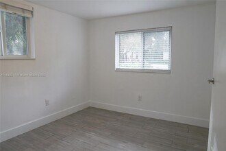 6515 NW 1st Pl in Miami, FL - Foto de edificio - Building Photo
