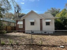 678 Ivy St in Jacksonville, FL - Building Photo
