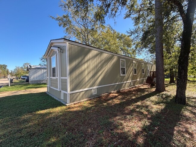 118 E Semands St in Conroe, TX - Foto de edificio - Building Photo