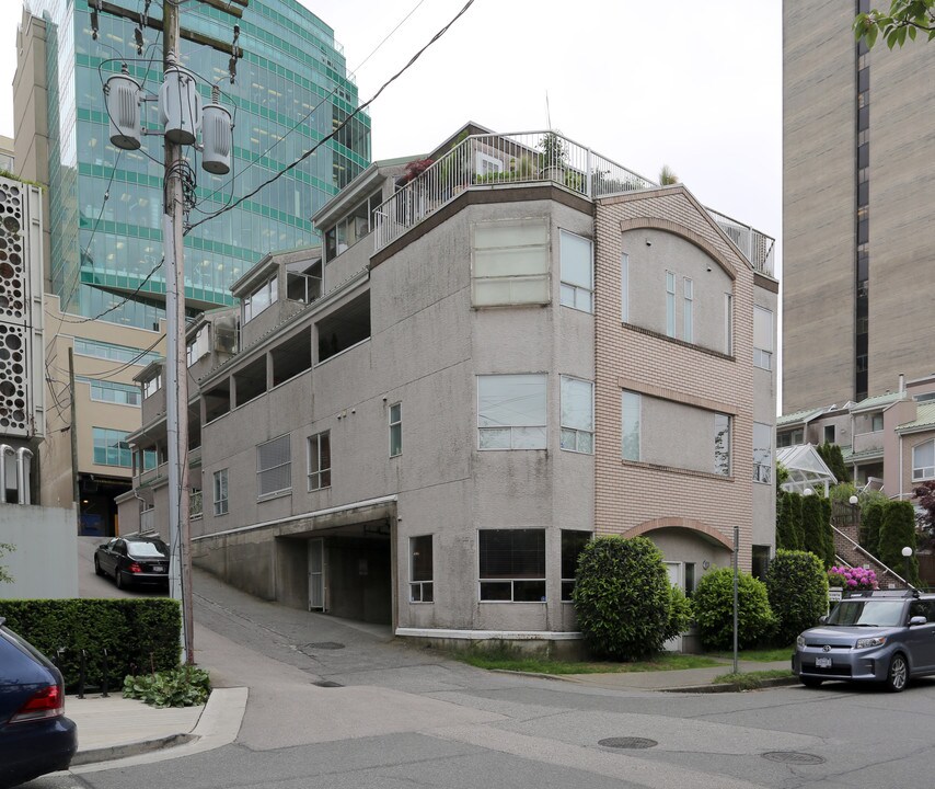 780 W 8th Ave in Vancouver, BC - Building Photo