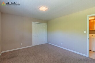 1518 College Ave in Manhattan, KS - Building Photo - Building Photo