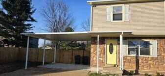 821 Brian Ct in Radcliff, KY - Building Photo