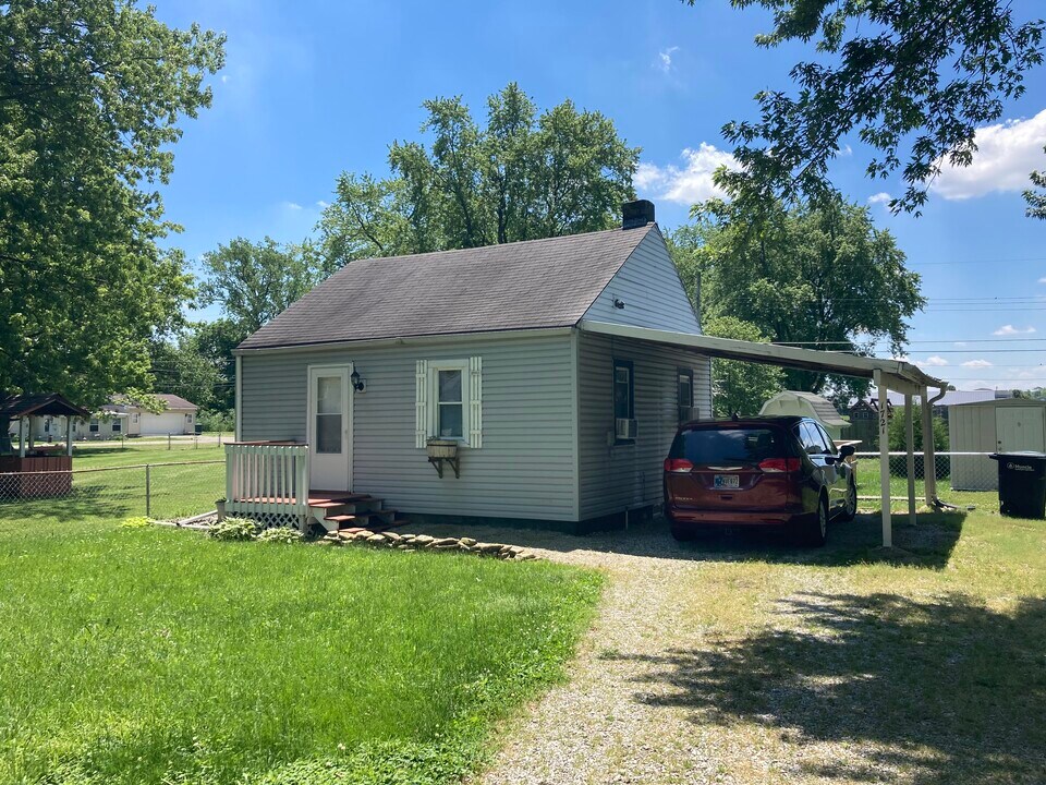 1721 E Harvard Ave in Muncie, IN - Foto de edificio