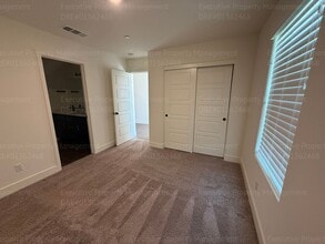 10315 Cooper Lake Ave in Bakersfield, CA - Building Photo - Building Photo