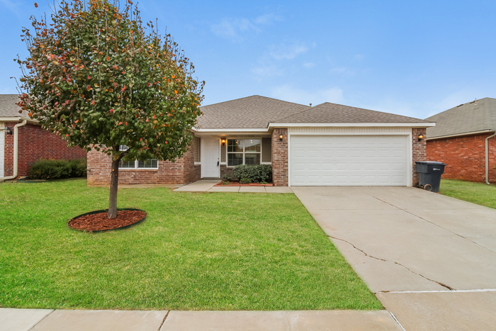 2905 Thompson Farm Ln in Yukon, OK - Building Photo