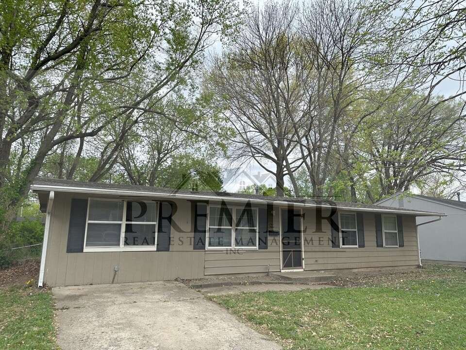 505 N Geronimo Dr in Independence, MO - Building Photo