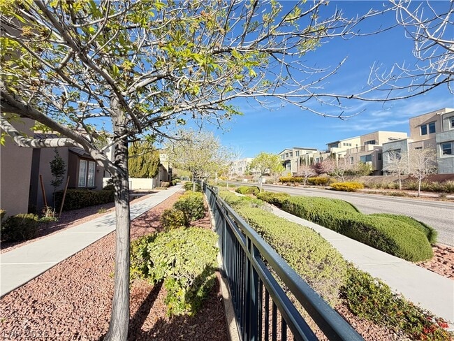 11398 Belmont Lake Dr in Las Vegas, NV - Building Photo - Building Photo