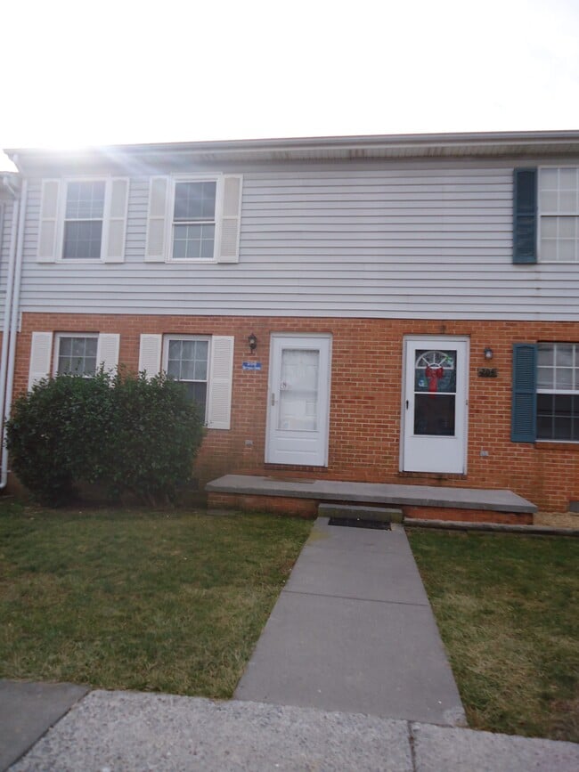 property at 206 Nottoway Dr