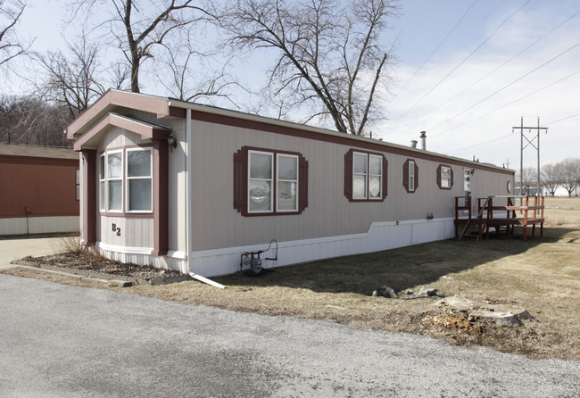 Town & Country Mobile Home in Omaha, NE - Building Photo - Building Photo