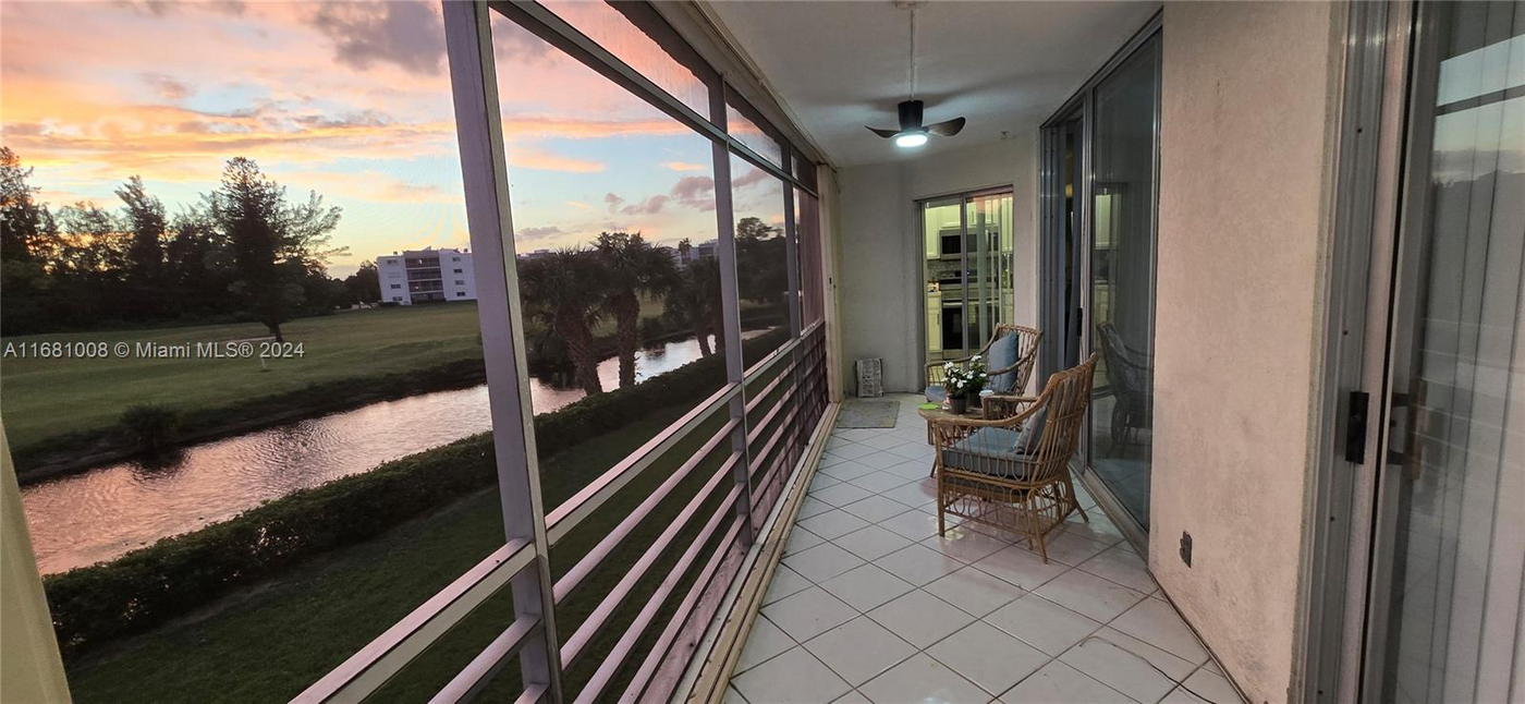 3465 Via Poinciana, Unit 204 in Greenacres, FL - Building Photo