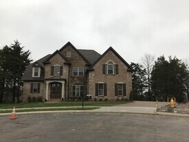 331 Archer Way, Unit 402 in Hendersonville, TN - Building Photo