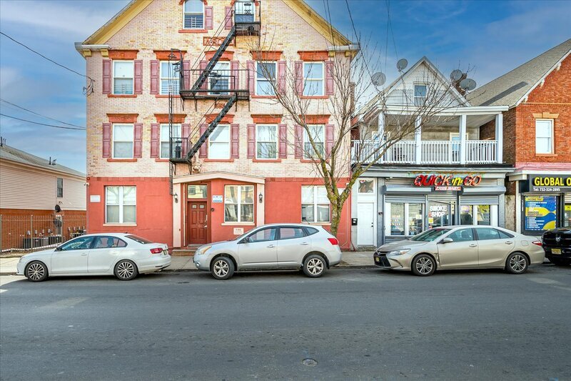 213 Hall Ave in Perth Amboy, NJ - Building Photo