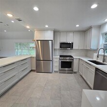 9746 Tappenbeck Dr in Houston, TX - Building Photo - Building Photo