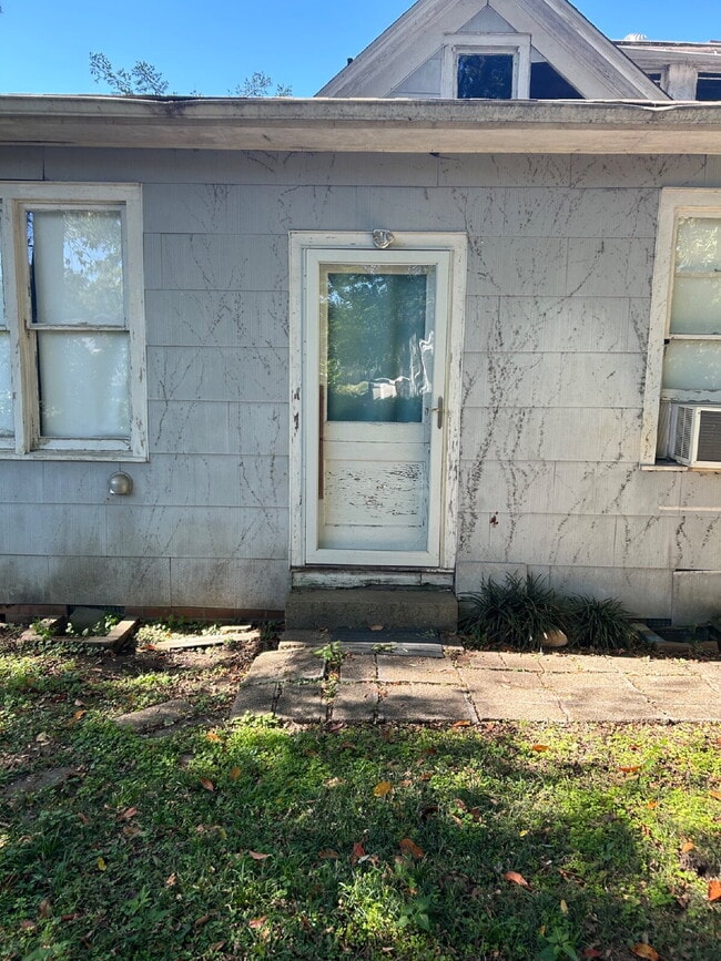 property at 1104 Madison St