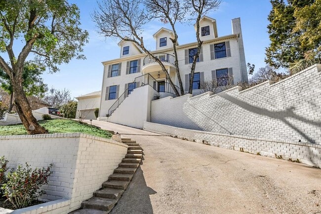 6300 Bon Terra Dr in Austin, TX - Building Photo - Building Photo