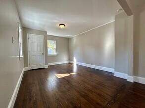 217 Skyland Ave in Charlotte, NC - Building Photo - Building Photo