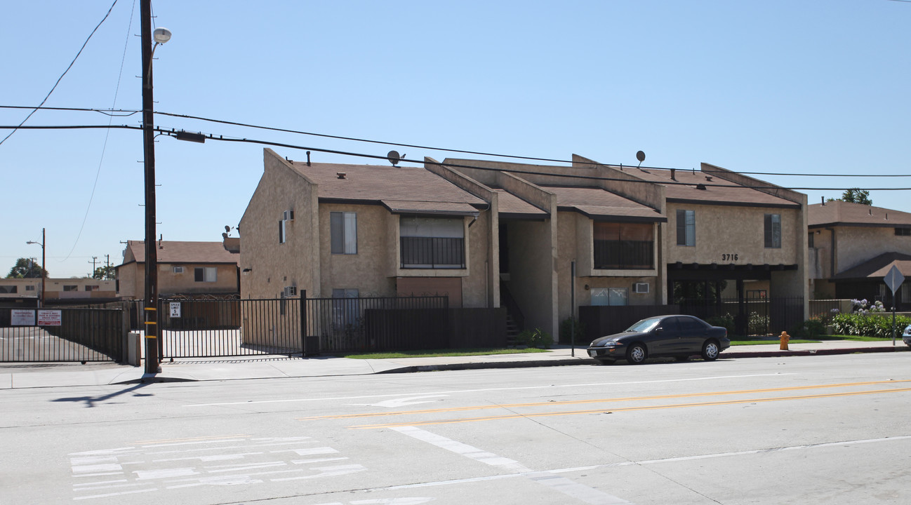 3716 Baldwin Ave in El Monte, CA - Building Photo