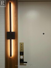 327 King St W in Toronto, ON - Building Photo - Building Photo