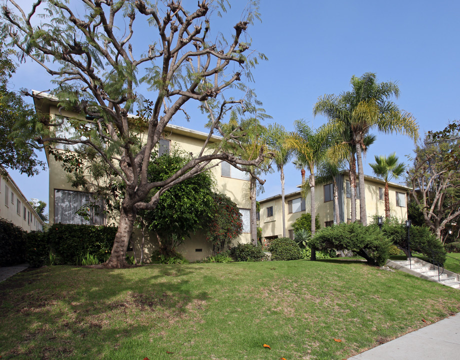 421 San Vicente Apartments in Santa Monica, CA - Building Photo