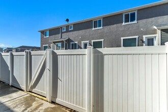 7209 N Brook Rdg in Eagle Mountain, UT - Building Photo - Building Photo