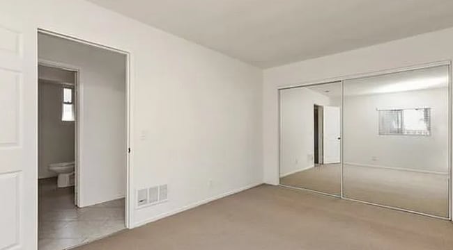 2052 Pomona Ave-Unit -Unit A in Costa Mesa, CA - Building Photo - Building Photo