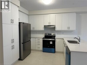 63 Manuel St in Stratford, ON - Building Photo - Building Photo