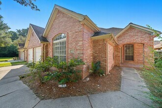 13130 Yaupon Holly Ln in Houston, TX - Building Photo - Building Photo