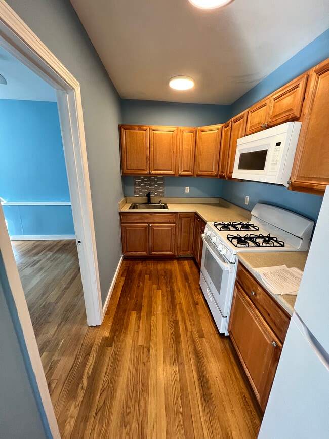 12 Webster St, Unit 12 Webster Unit 1 in Haverhill, MA - Building Photo - Building Photo