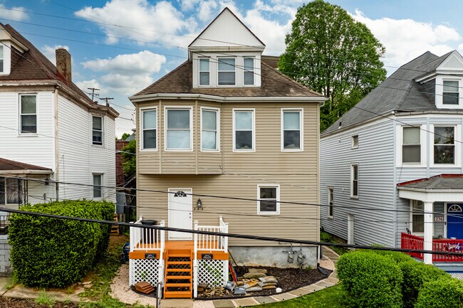 240 McKinley Ave in Pittsburgh, PA - Building Photo - Building Photo