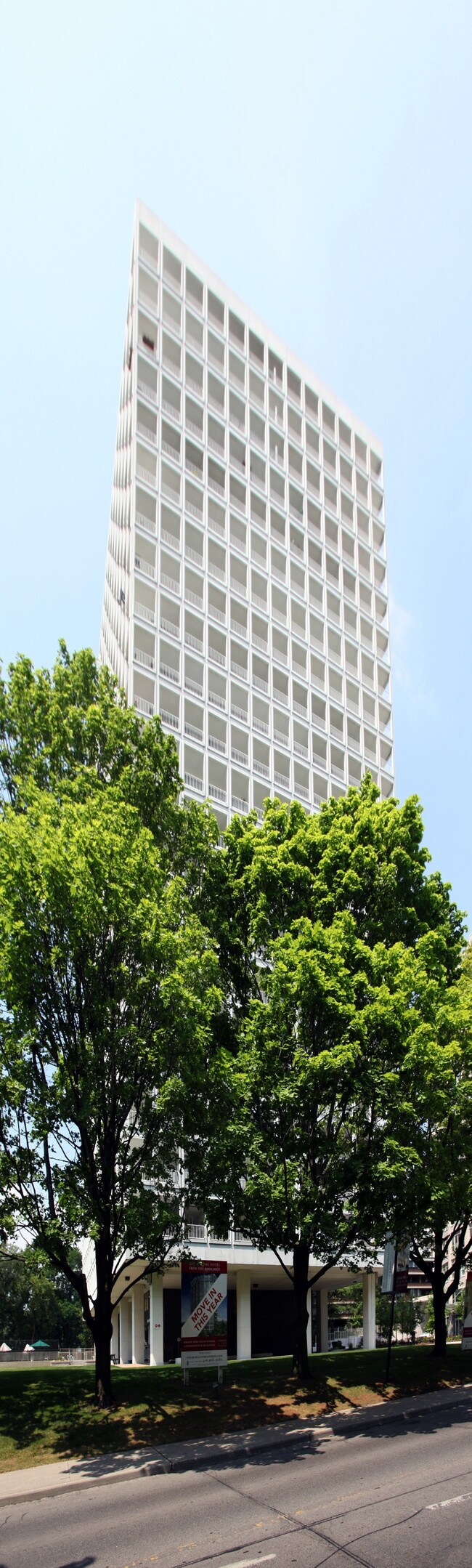 Tower Hill East in Toronto, ON - Building Photo - Building Photo
