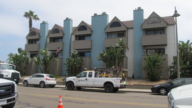 739 Seacoast Dr in Imperial Beach, CA - Building Photo - Building Photo