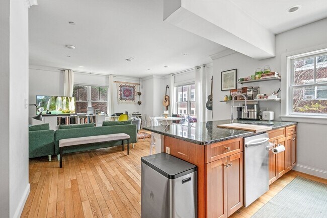 81 Westminster Ave in Boston, MA - Building Photo - Building Photo