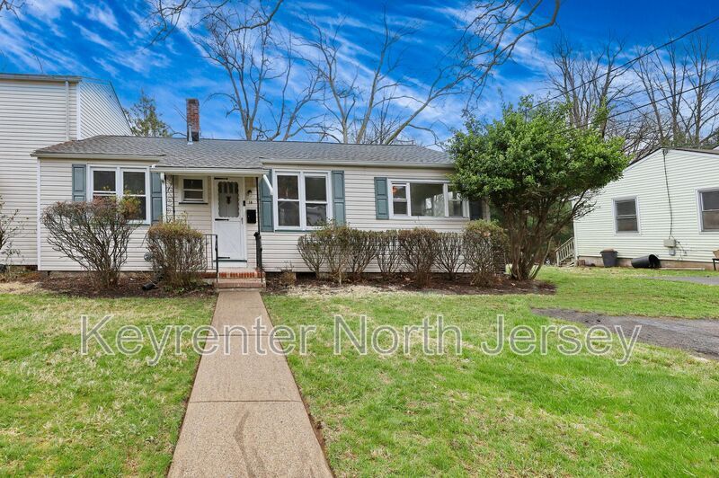 14 Degraw Ave in Clifton, NJ - Building Photo